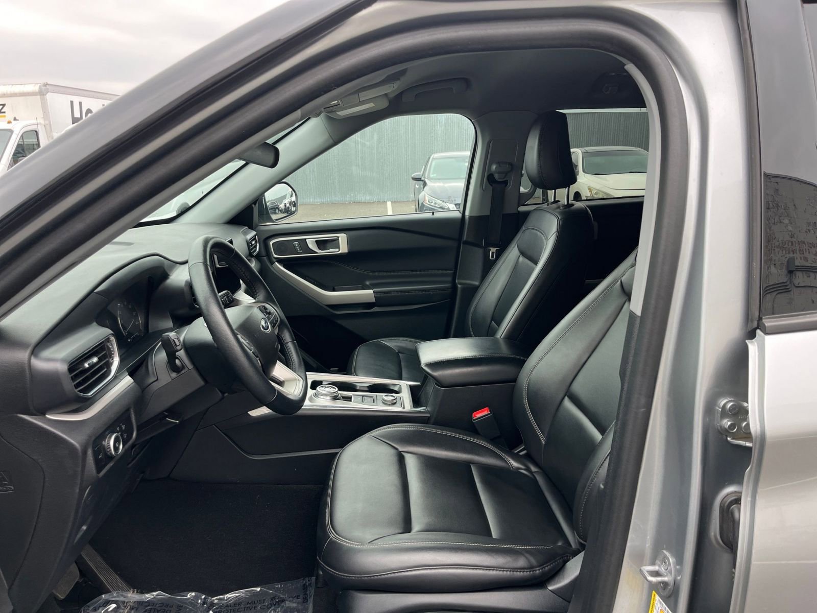 2023 Ford Explorer XLT 27