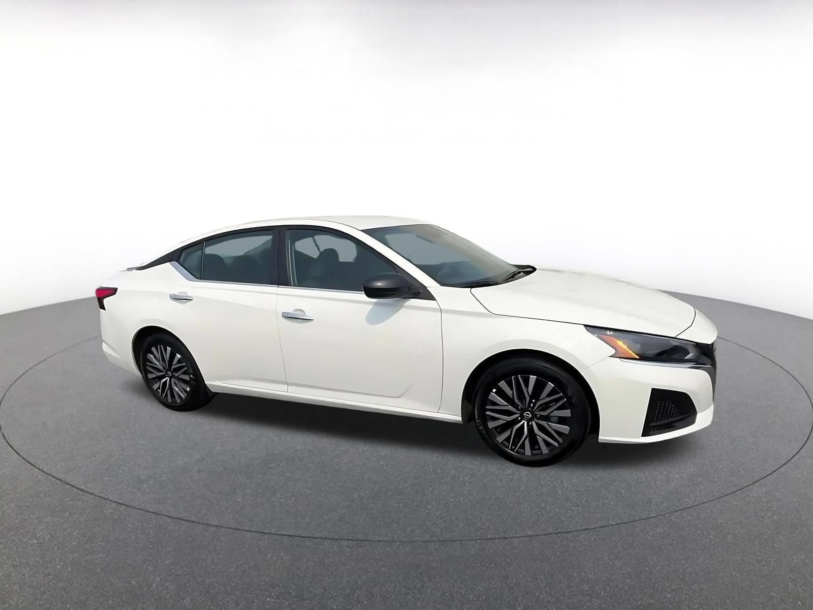 Thumbnail: 2025 Nissan Altima - 2