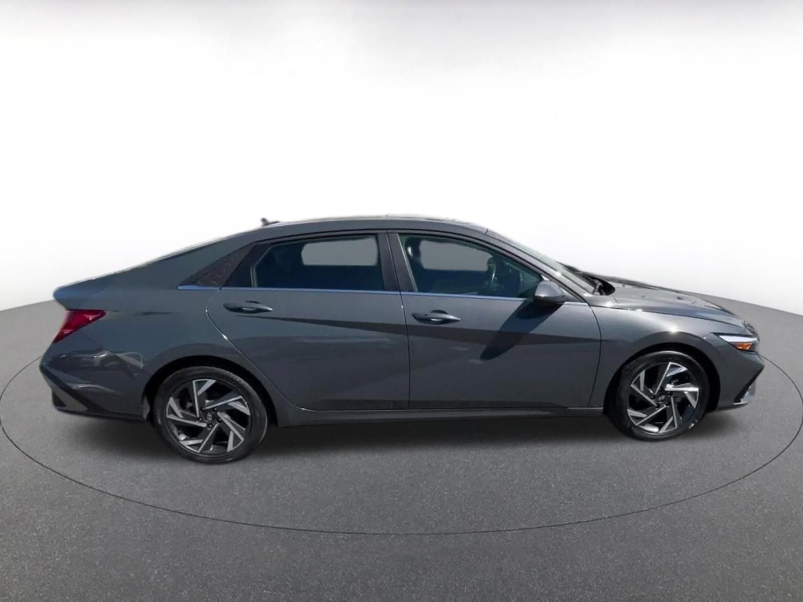 Thumbnail: 2025 Hyundai Elantra - 16
