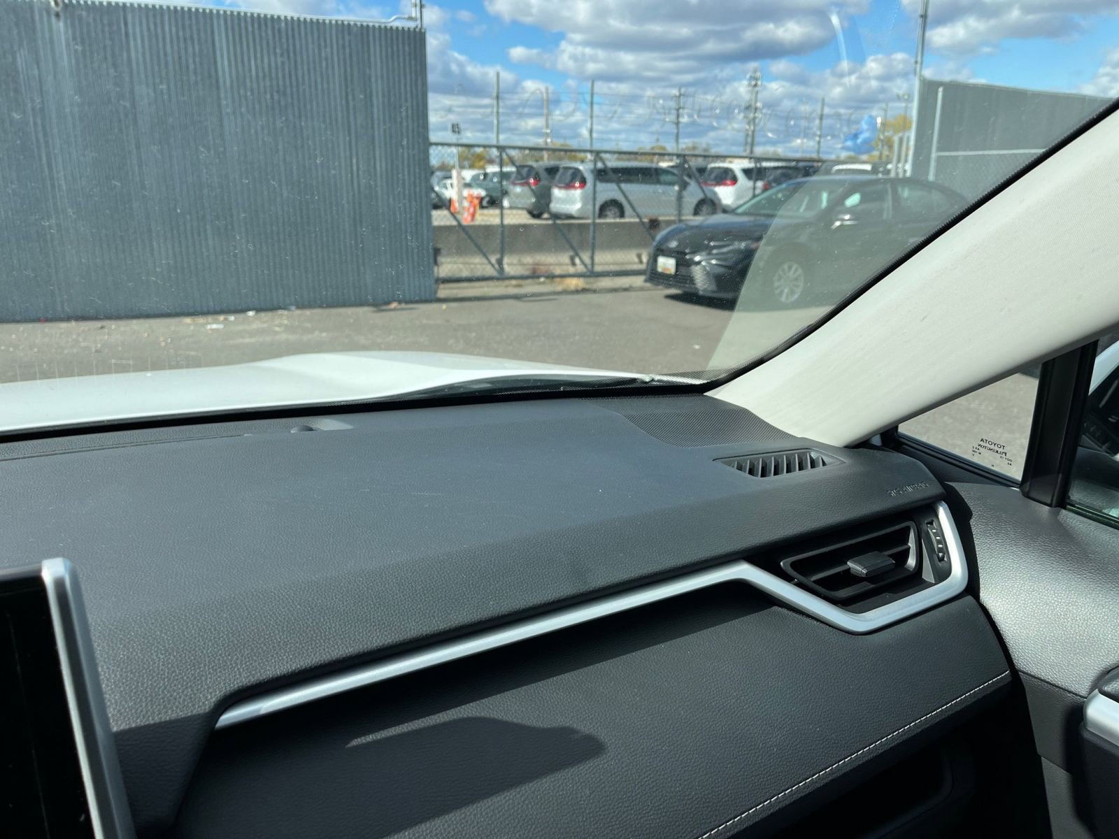 Thumbnail: 2025 Toyota RAV4 - 35