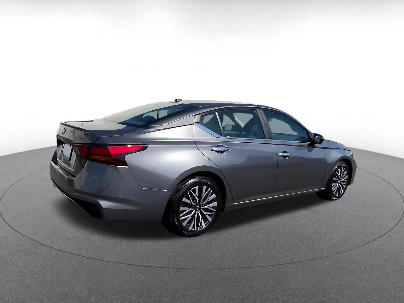 Thumbnail: 2025 Nissan Altima - 13