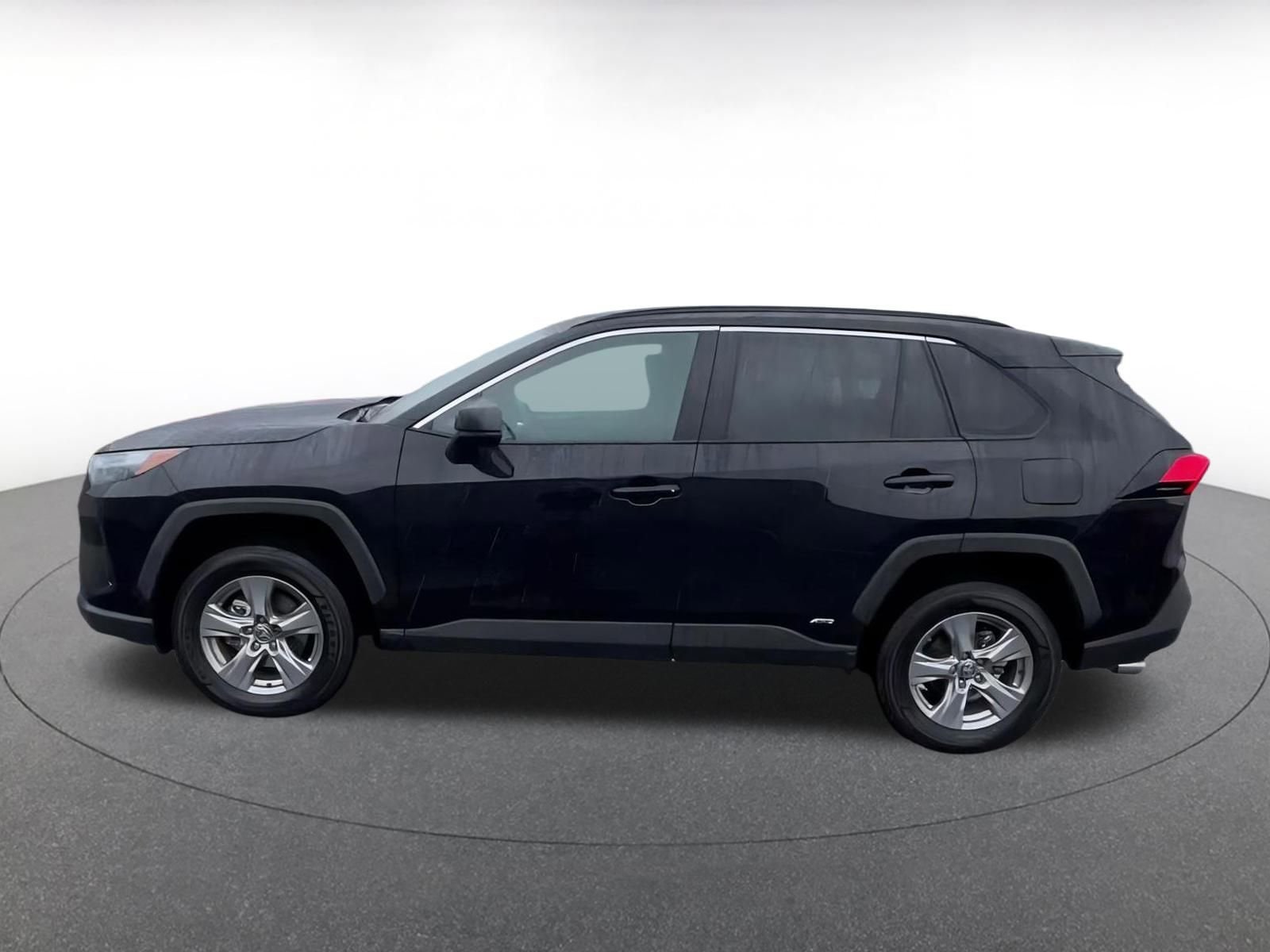 Thumbnail: 2025 Toyota RAV4 - 8