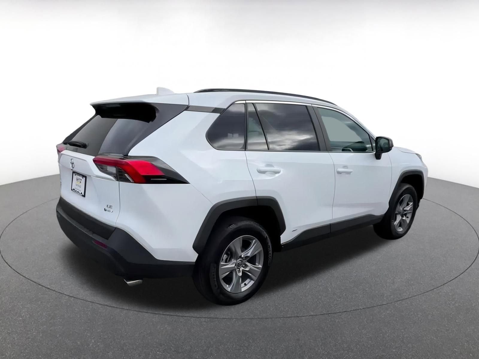 Thumbnail: 2025 Toyota RAV4 - 15