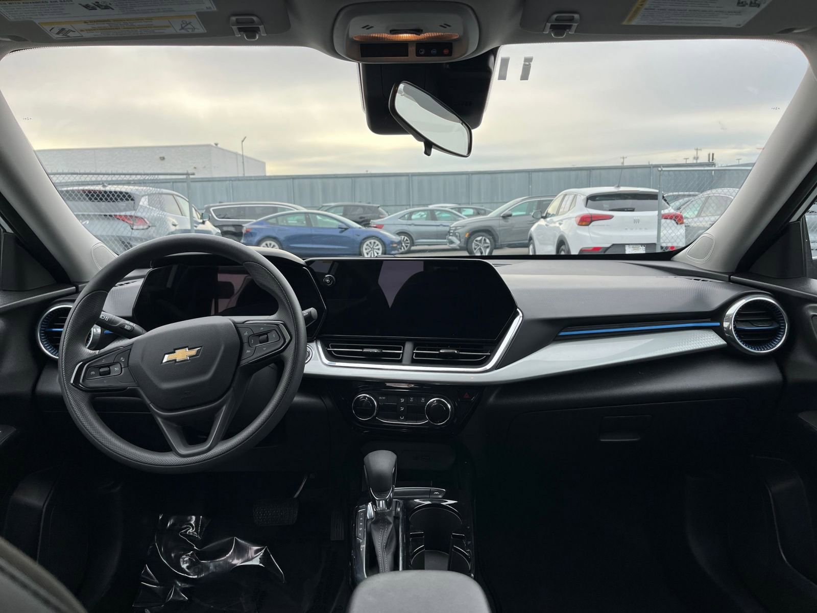 Thumbnail: 2025 Chevrolet Trax - 32