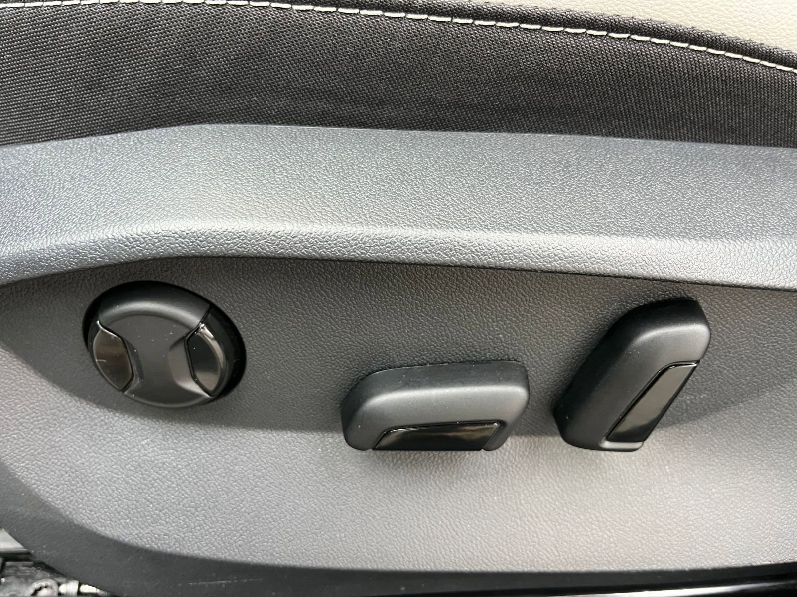 Thumbnail: 2025 Volkswagen Taos - 23