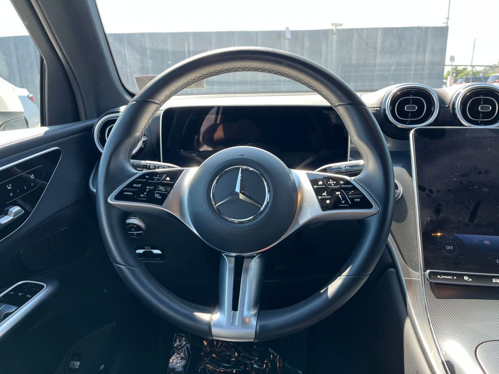Thumbnail: 2024 Mercedes-Benz GLC - 28