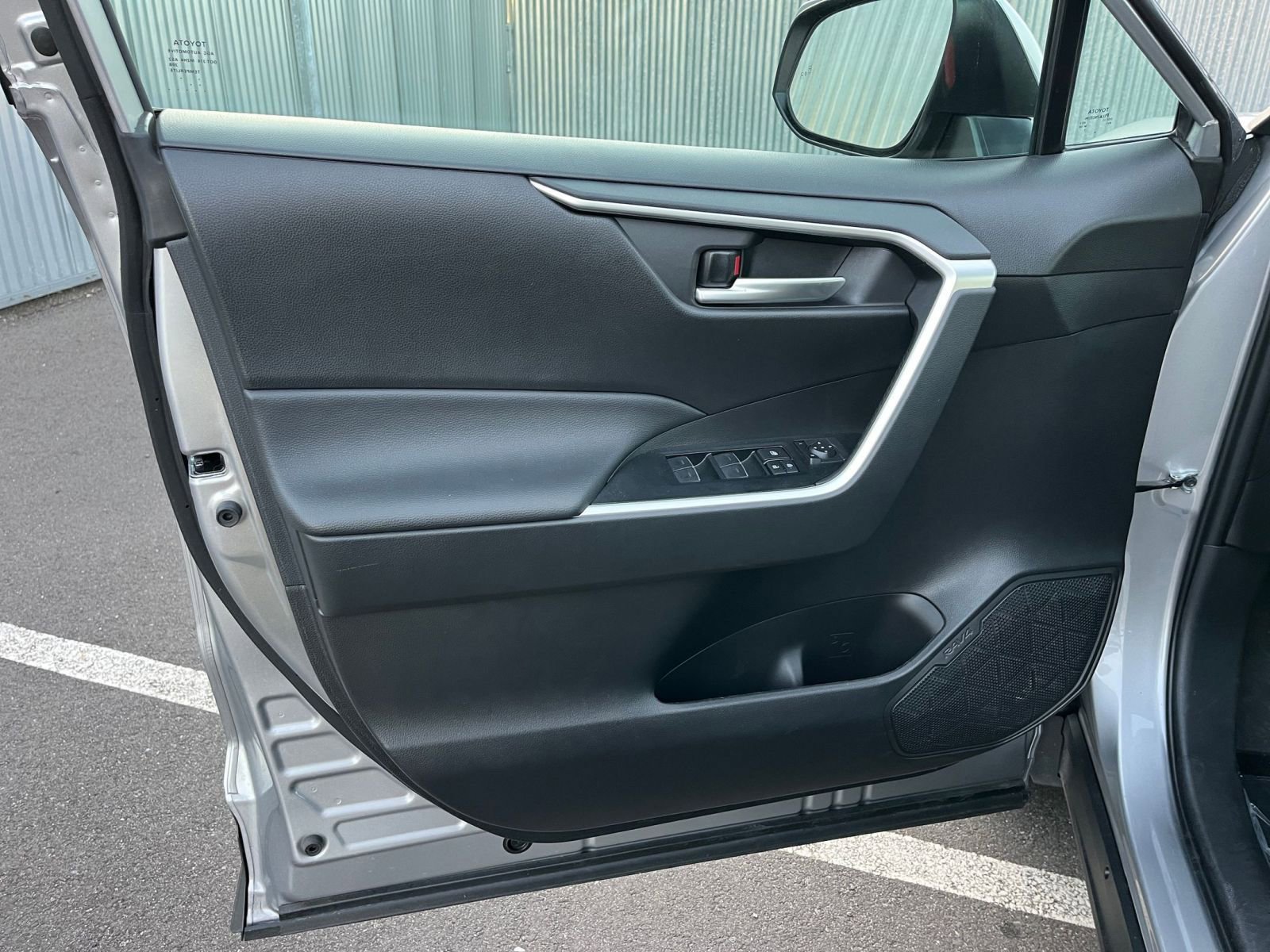 Thumbnail: 2025 Toyota RAV4 - 20