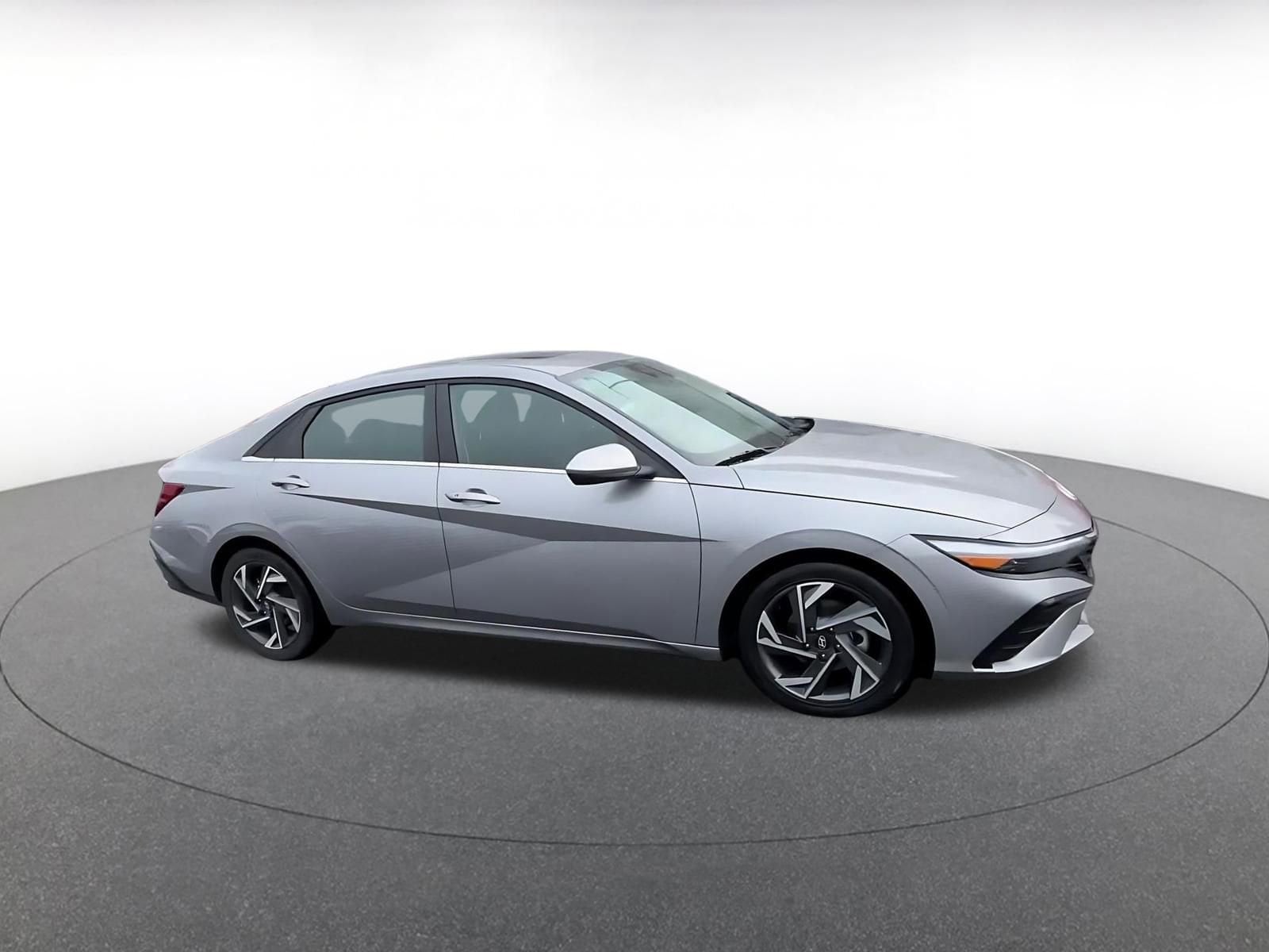 Thumbnail: 2025 Hyundai Elantra - 2