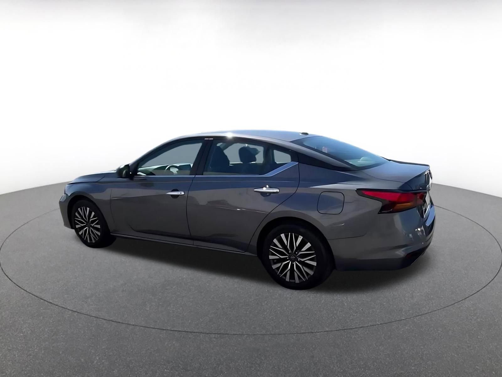 Thumbnail: 2025 Nissan Altima - 10