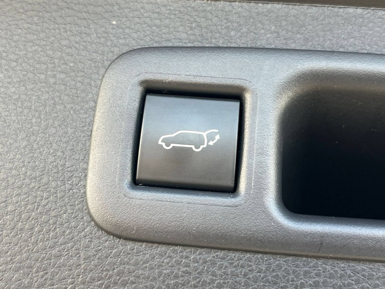 Thumbnail: 2025 Toyota Highlander - 19