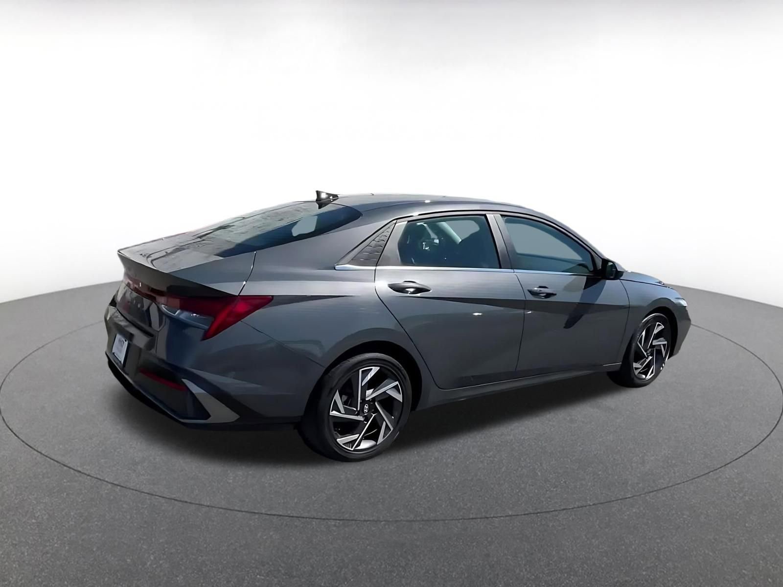 Thumbnail: 2025 Hyundai Elantra - 15