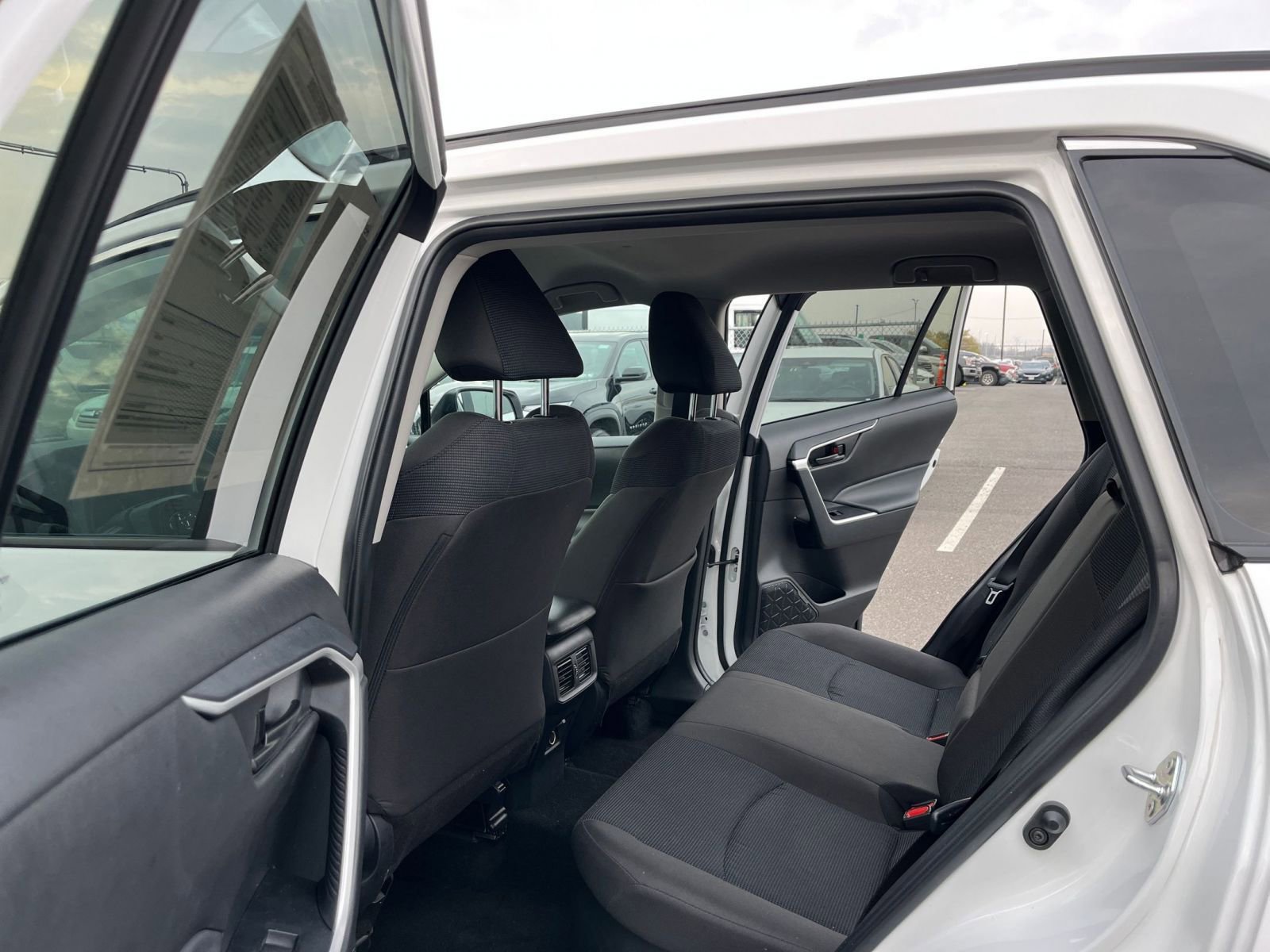 Thumbnail: 2025 Toyota RAV4 - 25