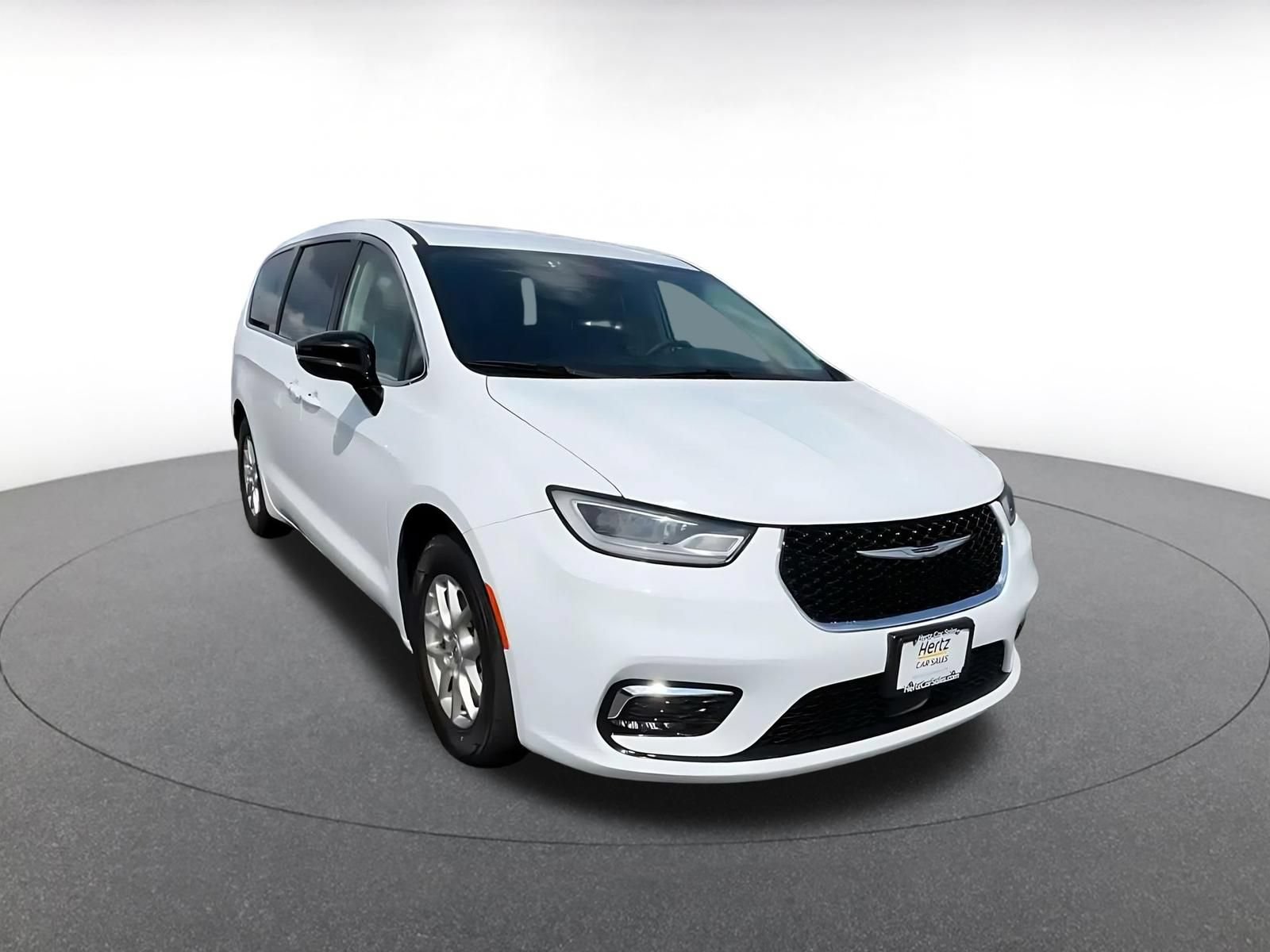 Thumbnail: 2024 Chrysler Pacifica - 3
