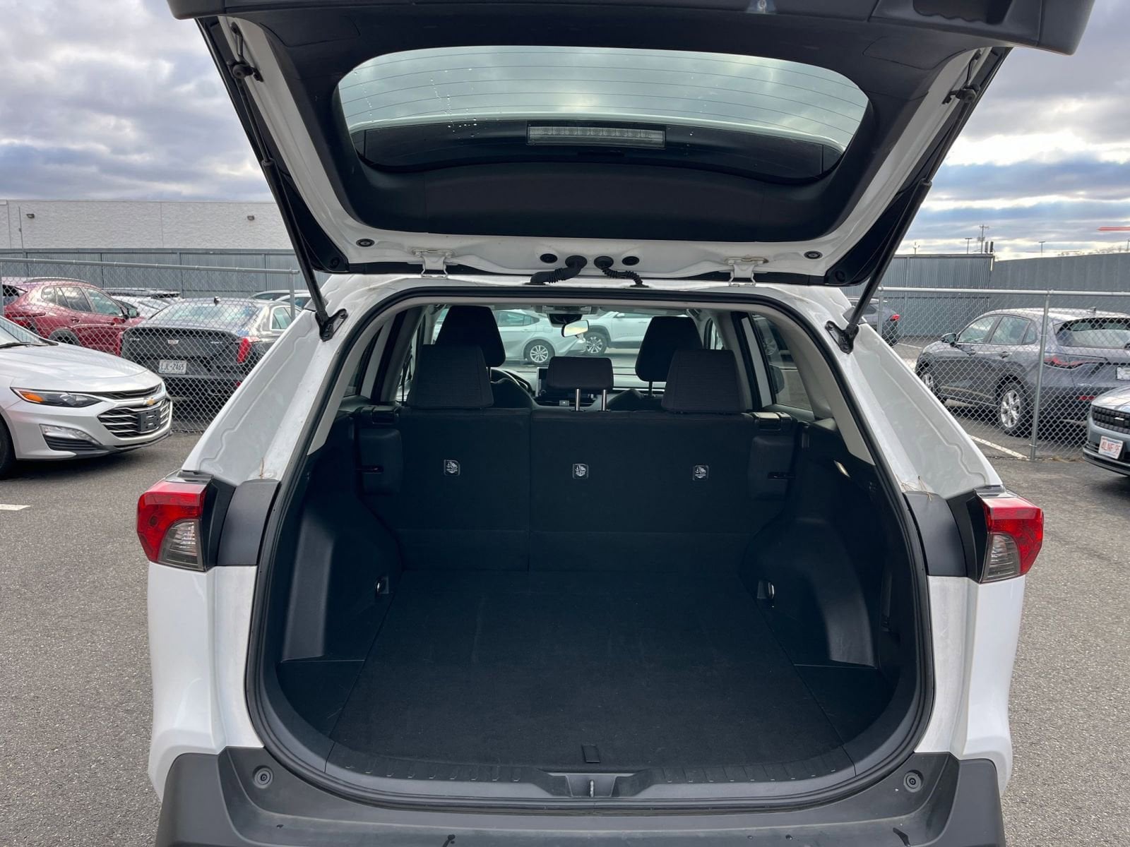 Thumbnail: 2025 Toyota RAV4 - 30