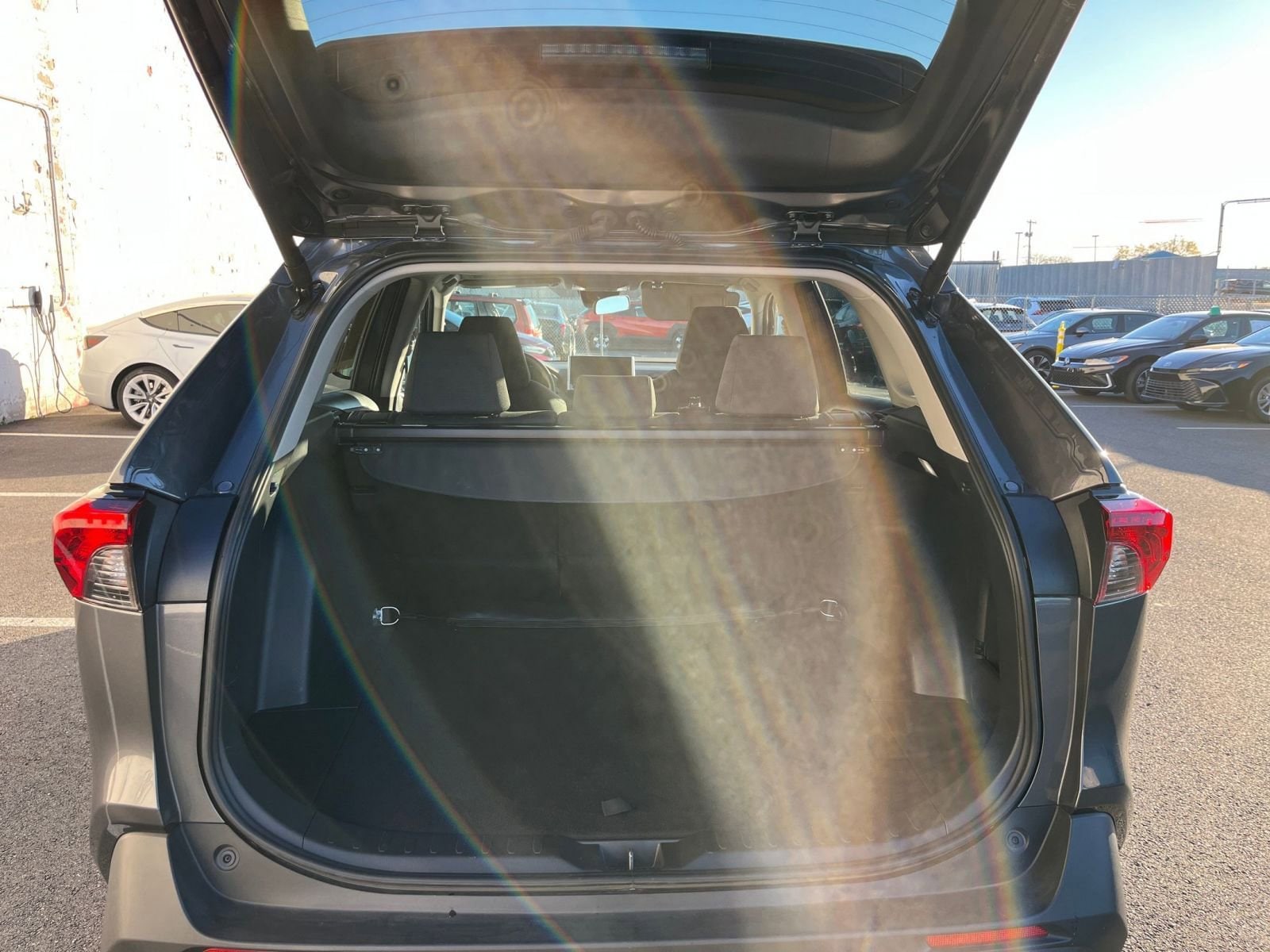 Thumbnail: 2025 Toyota RAV4 - 32