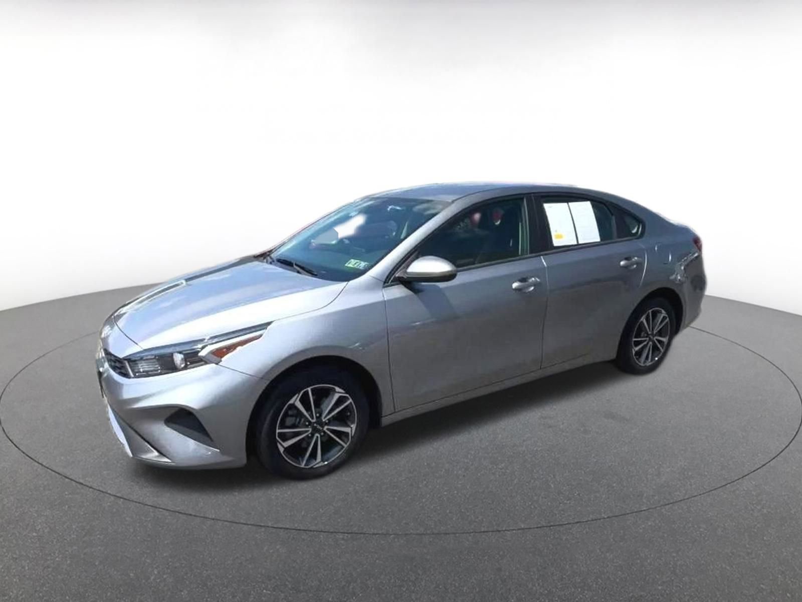 Thumbnail: 2024 Kia Forte - 7