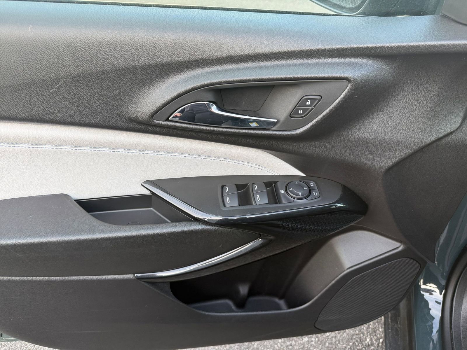 Thumbnail: 2025 Chevrolet Trax - 18