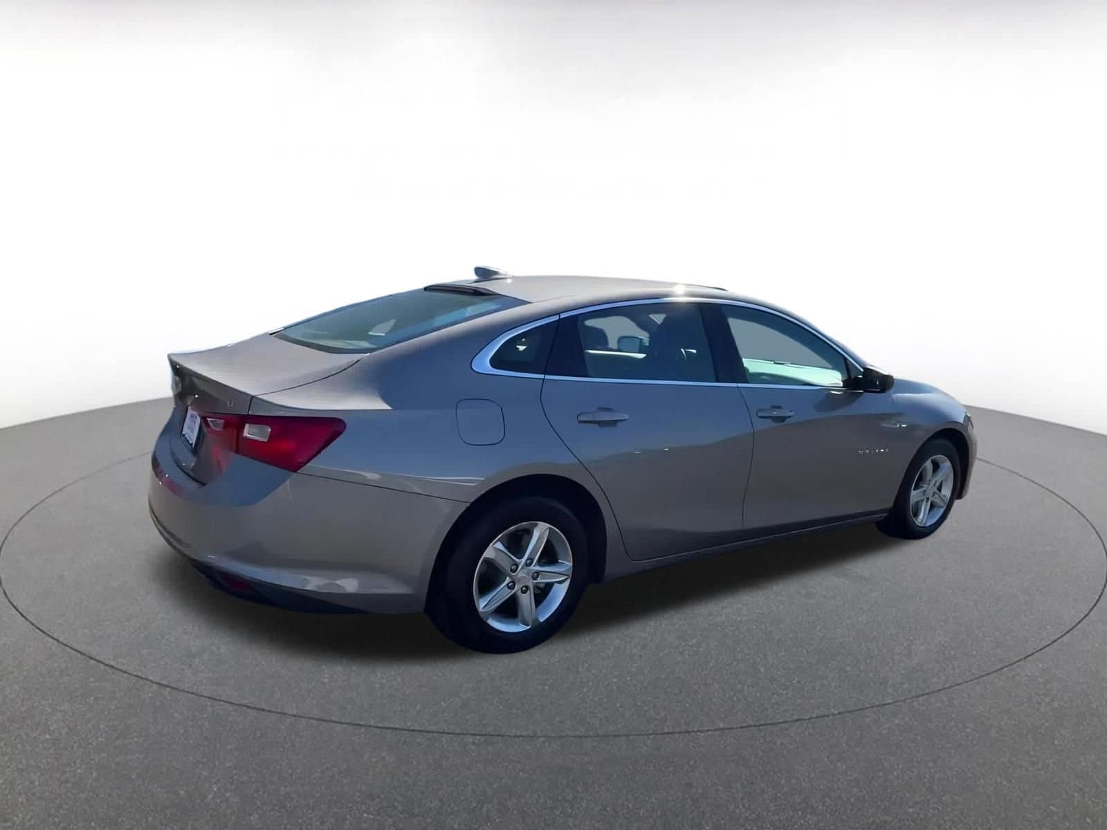 Thumbnail: 2023 Chevrolet Malibu - 15