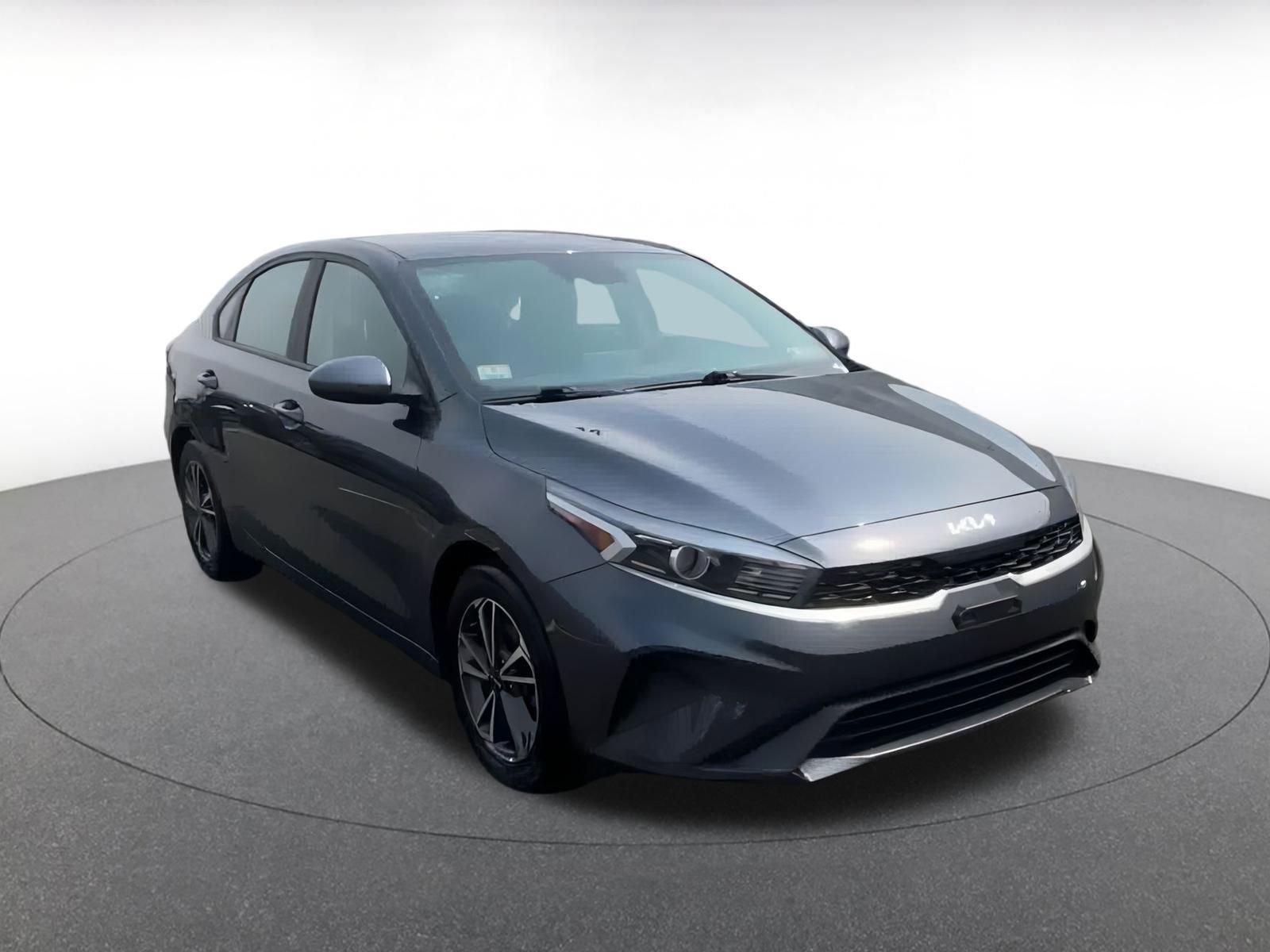 Thumbnail: 2023 Kia Forte - 3
