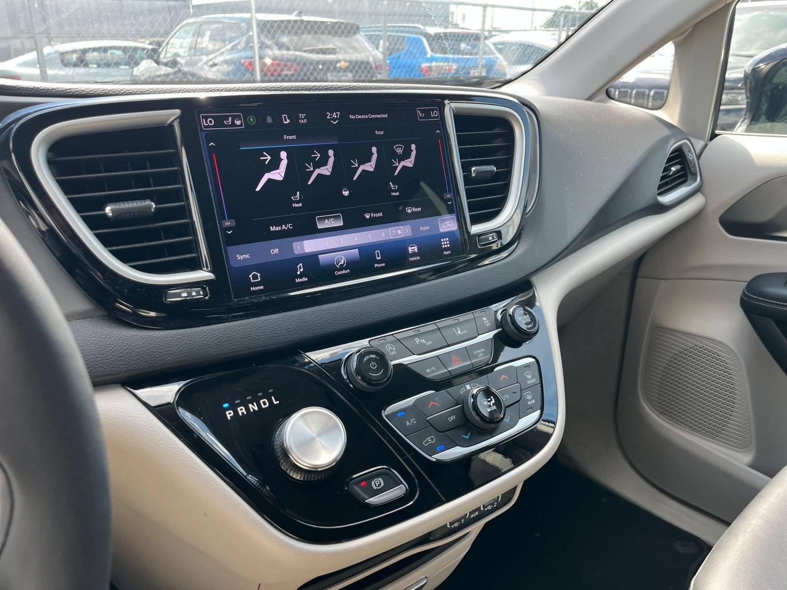Thumbnail: 2024 Chrysler Pacifica - 19