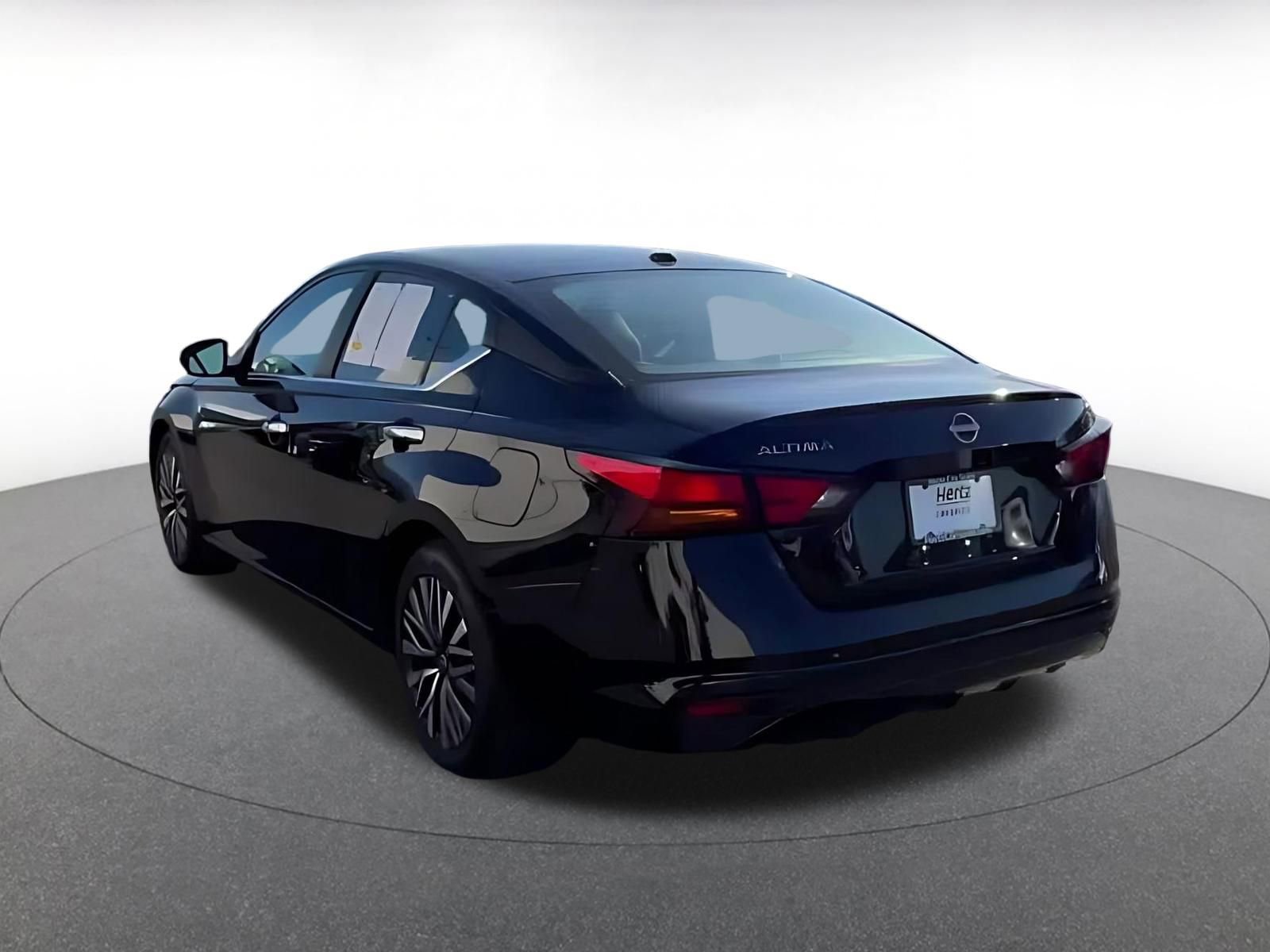 Thumbnail: 2025 Nissan Altima - 10