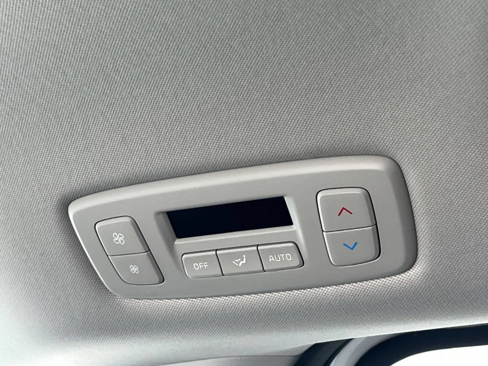 Thumbnail: 2026 Kia Carnival - 25
