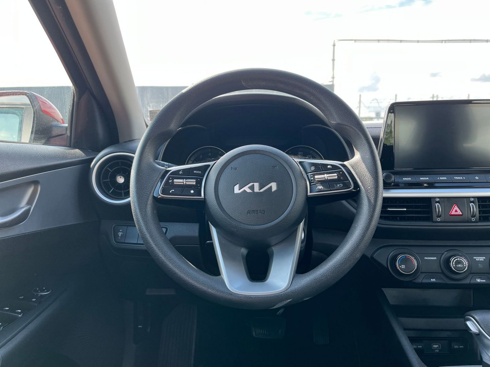 Thumbnail: 2023 Kia Forte - 26