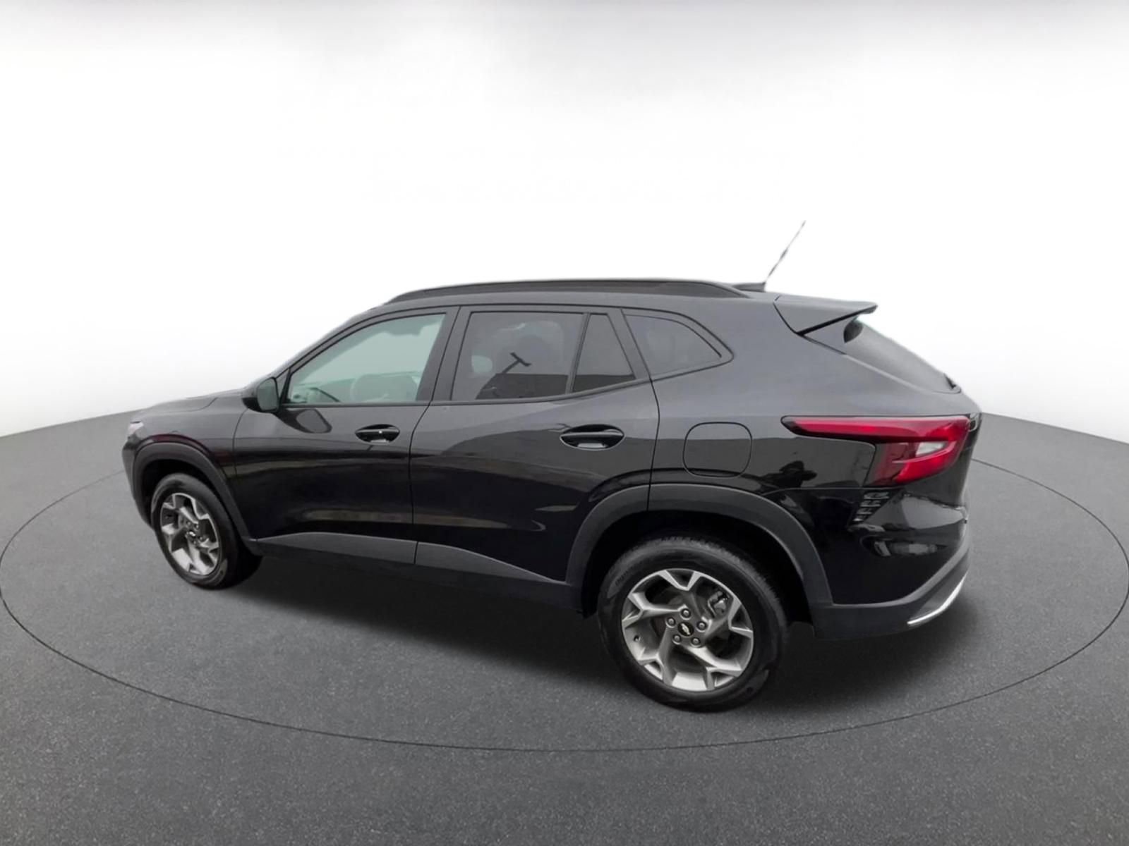 Thumbnail: 2025 Chevrolet Trax - 10