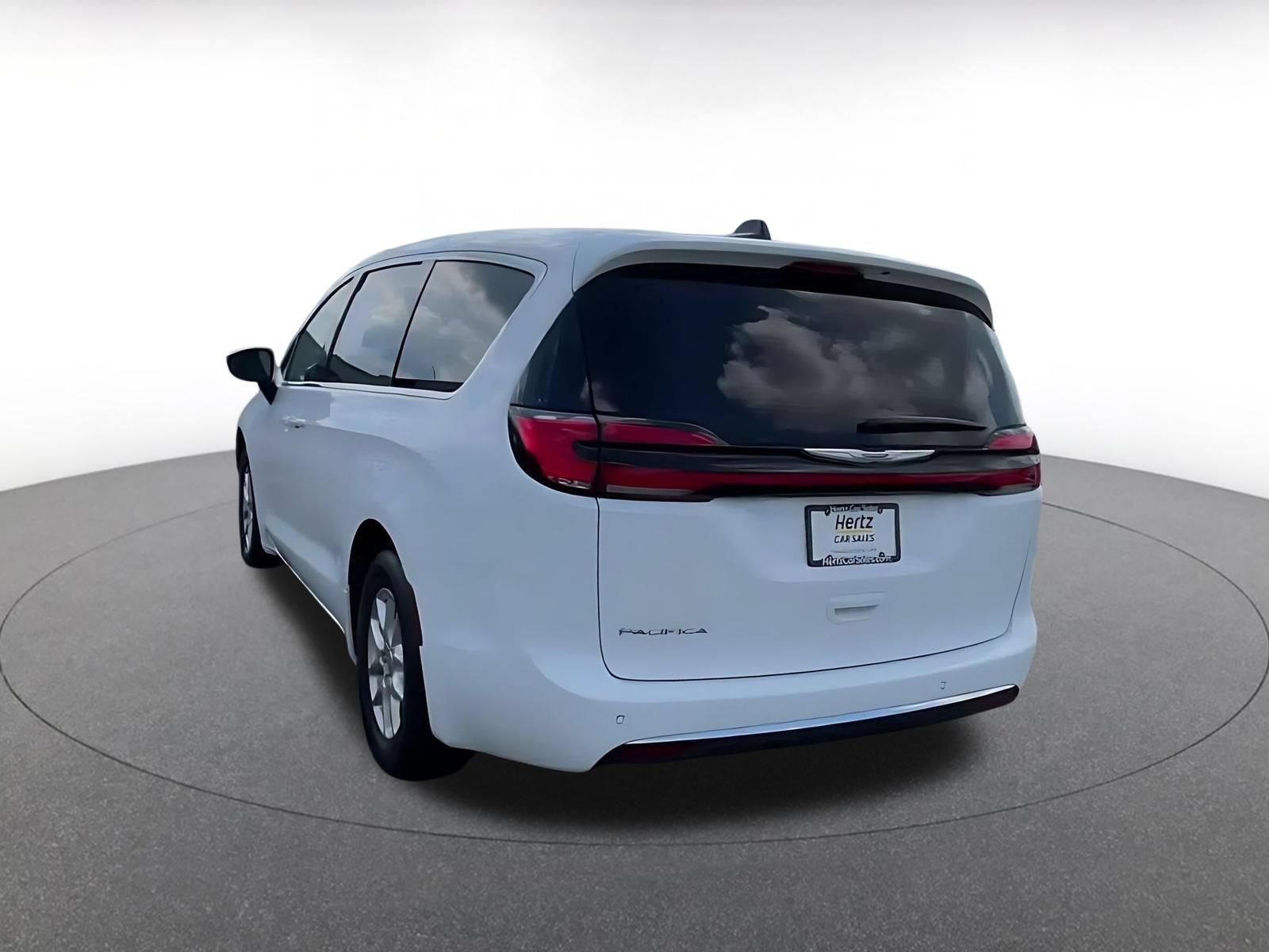 Thumbnail: 2024 Chrysler Pacifica - 10
