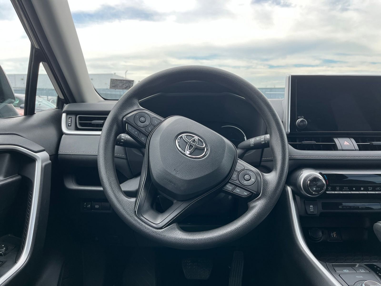 Thumbnail: 2024 Toyota RAV4 - 27