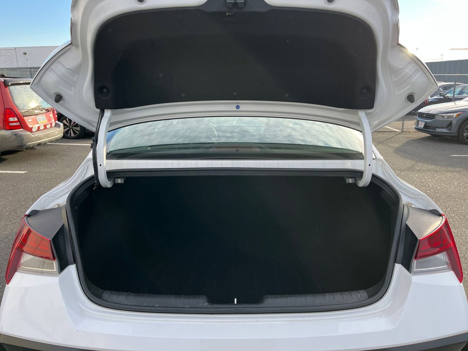 Thumbnail: 2025 Hyundai Elantra - 31