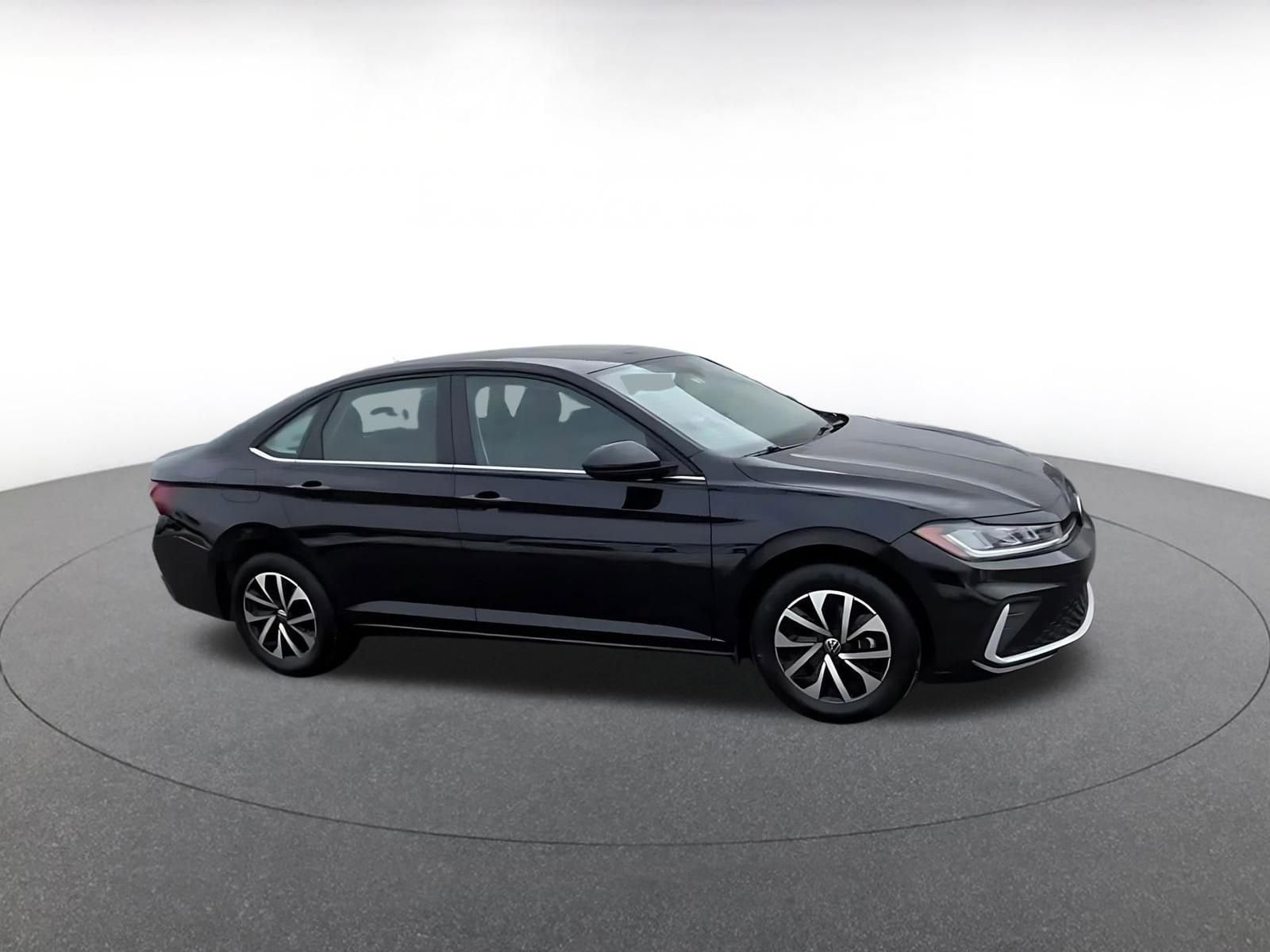 Thumbnail: 2025 Volkswagen Jetta - 1