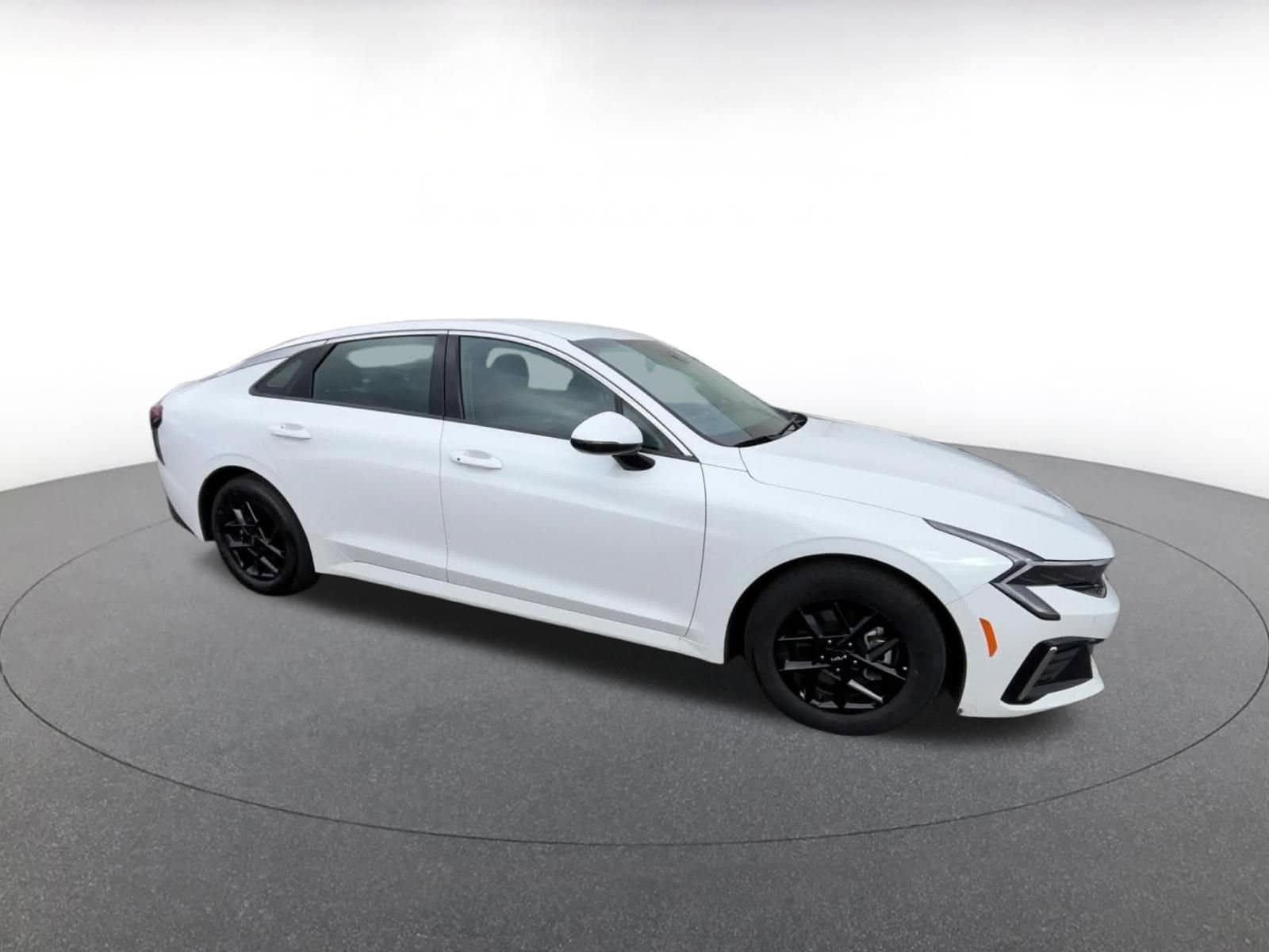 Thumbnail: 2025 Kia K5 - 2