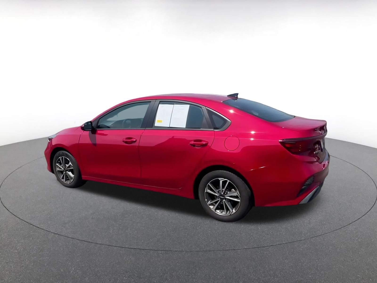 Thumbnail: 2024 Kia Forte - 10