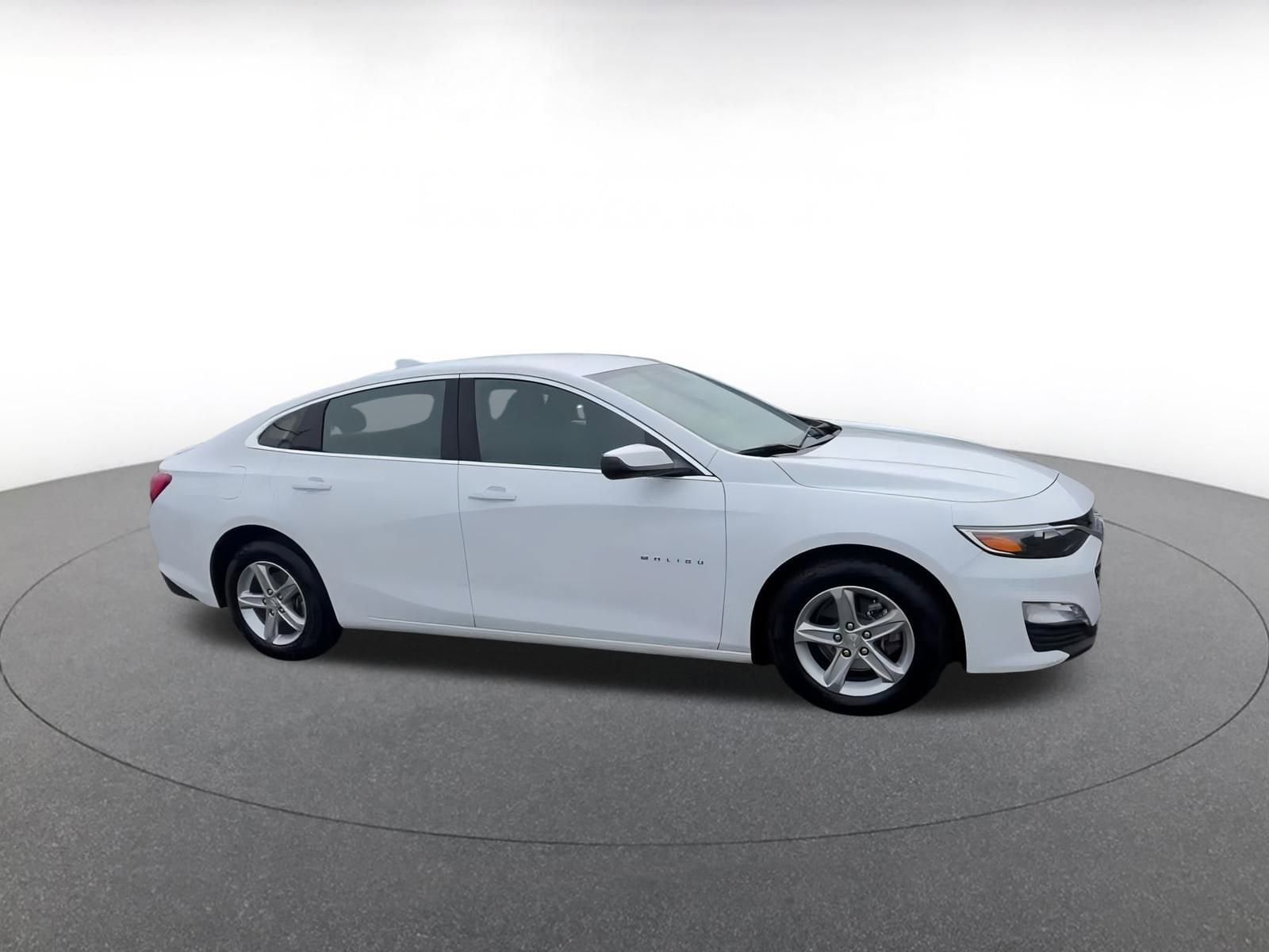 Thumbnail: 2024 Chevrolet Malibu - 2