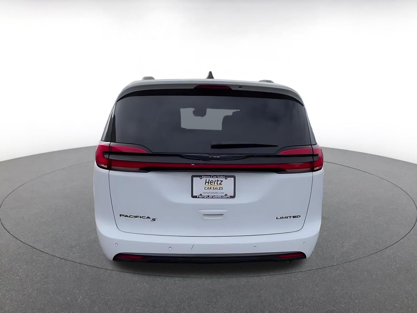 Thumbnail: 2025 Chrysler Pacifica - 12