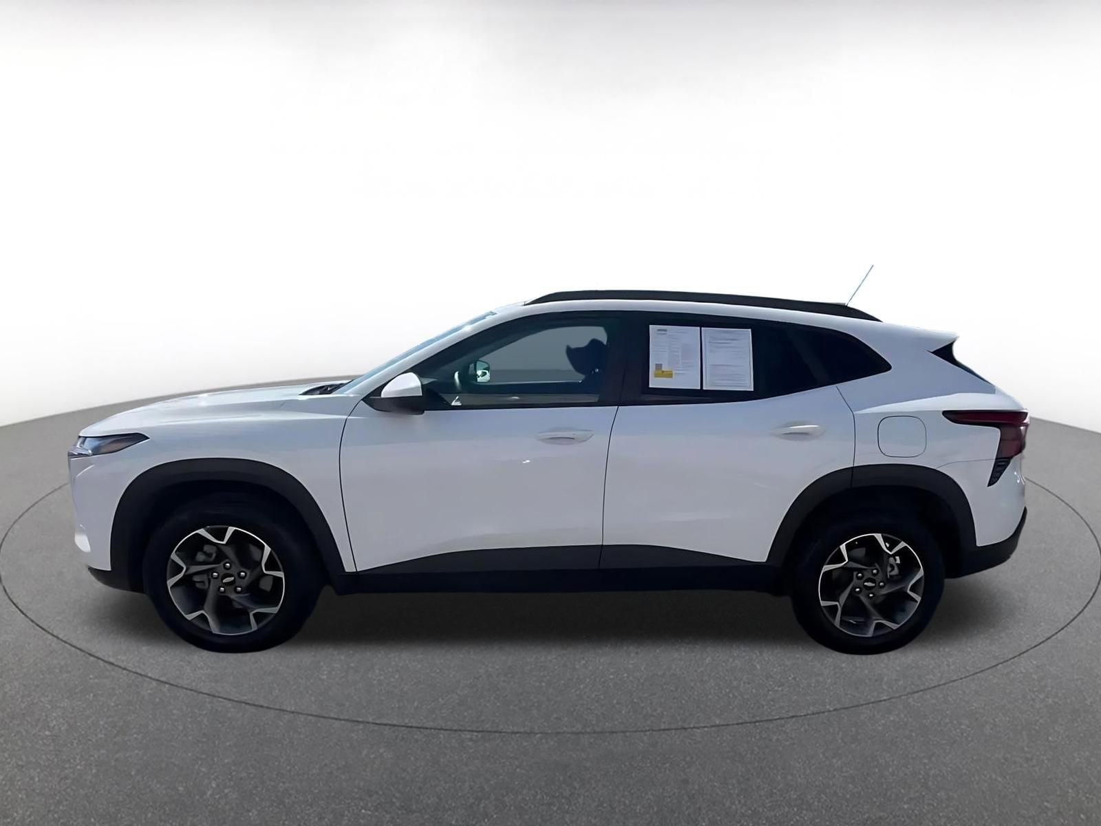 Thumbnail: 2025 Chevrolet Trax - 8