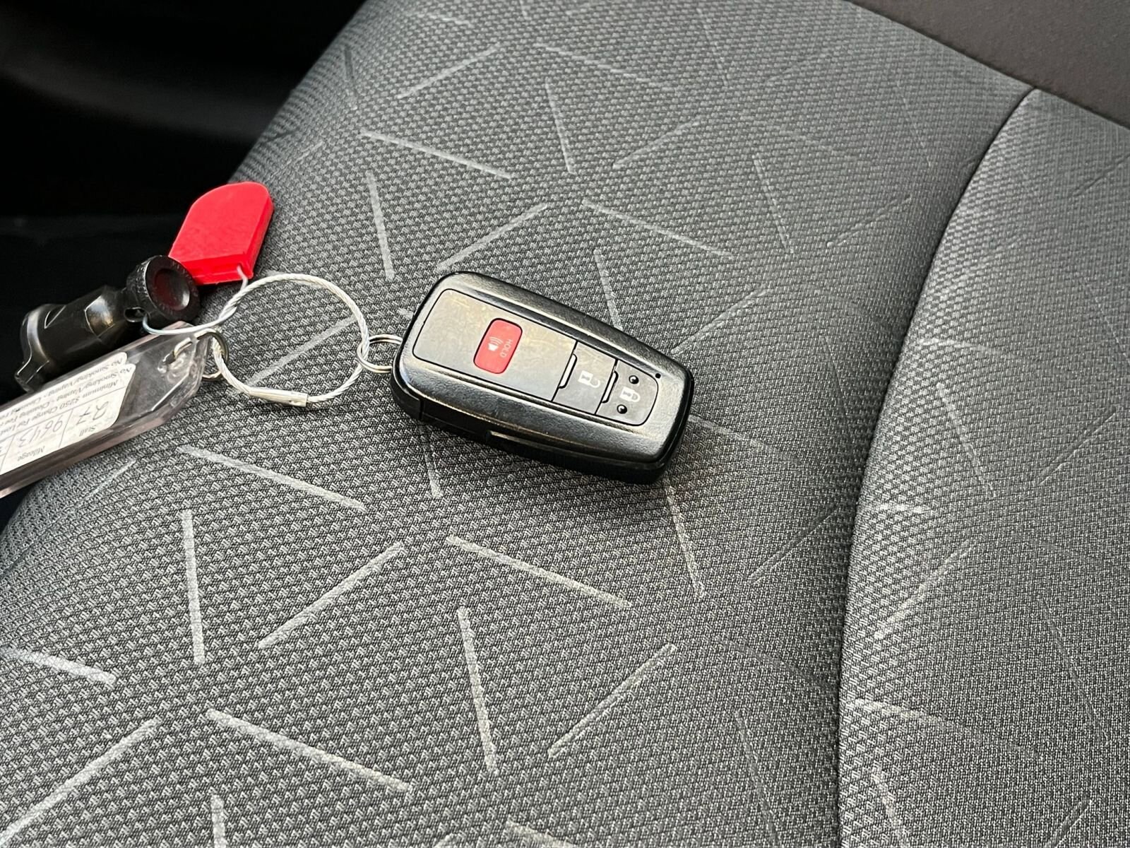 Thumbnail: 2025 Toyota RAV4 - 22