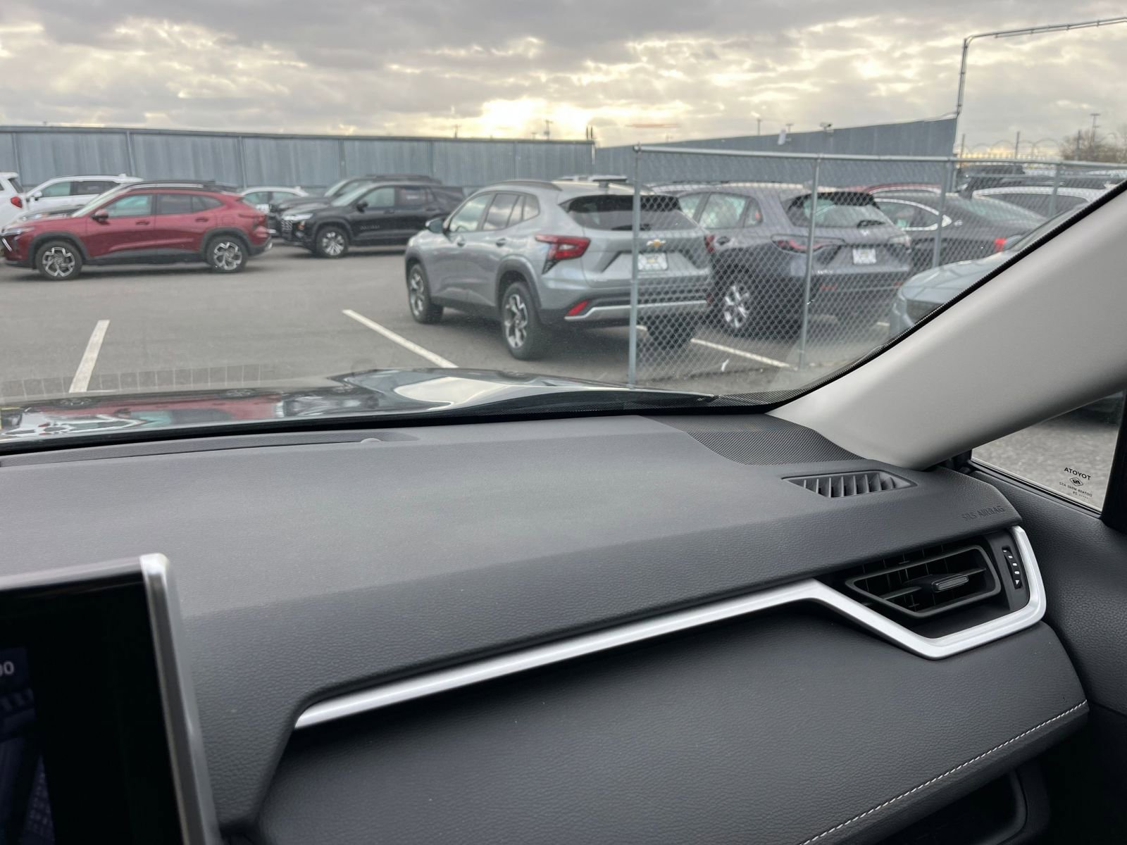 Thumbnail: 2025 Toyota RAV4 - 34