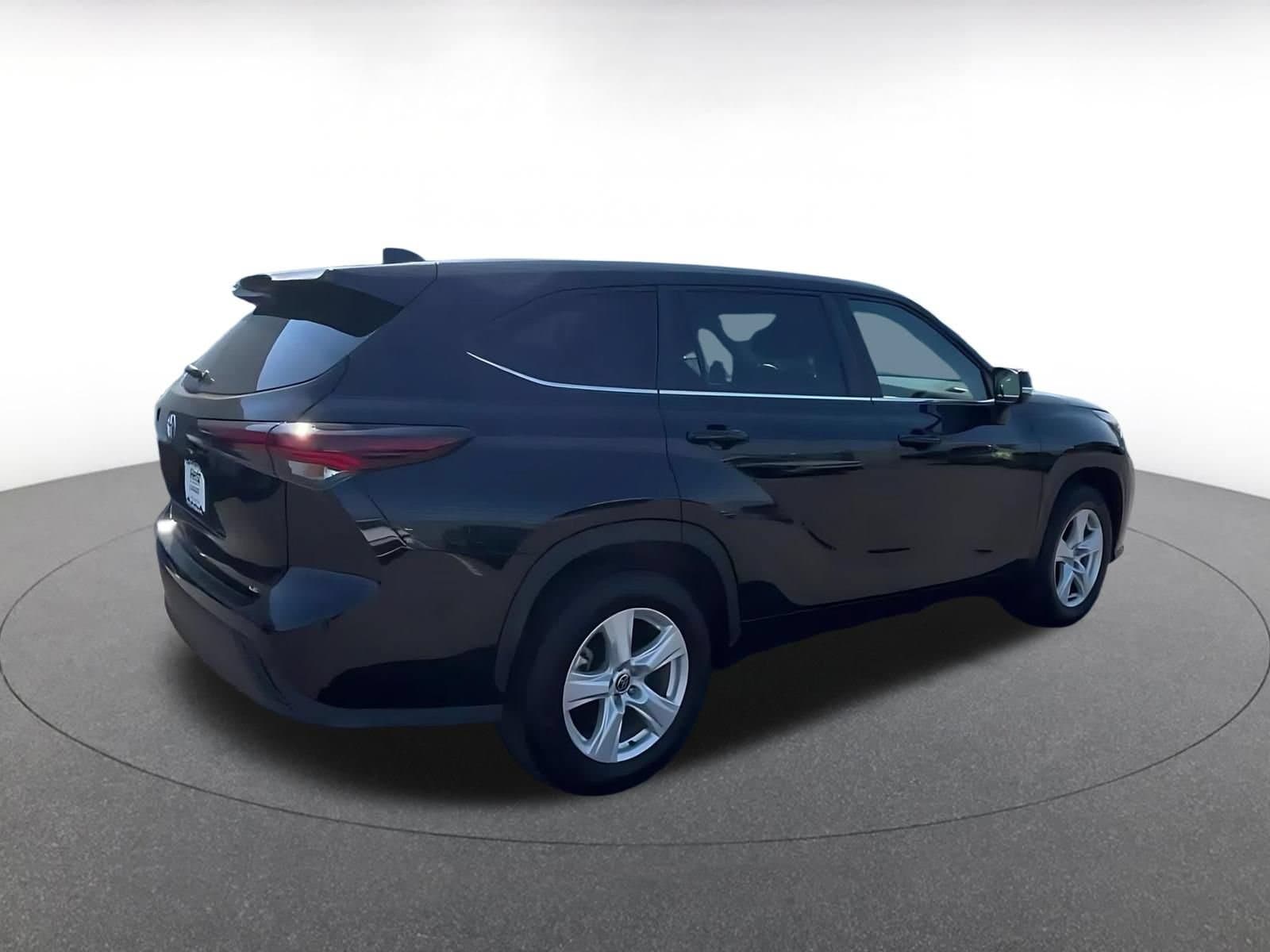 Thumbnail: 2025 Toyota Highlander - 13