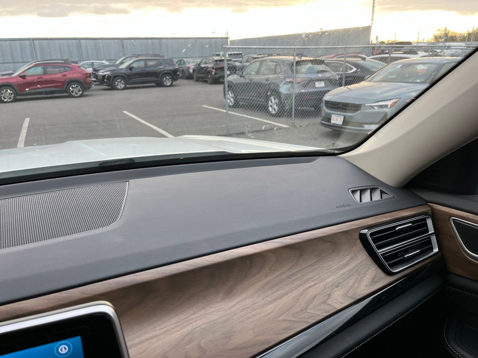 Thumbnail: 2025 Volkswagen Atlas - 35