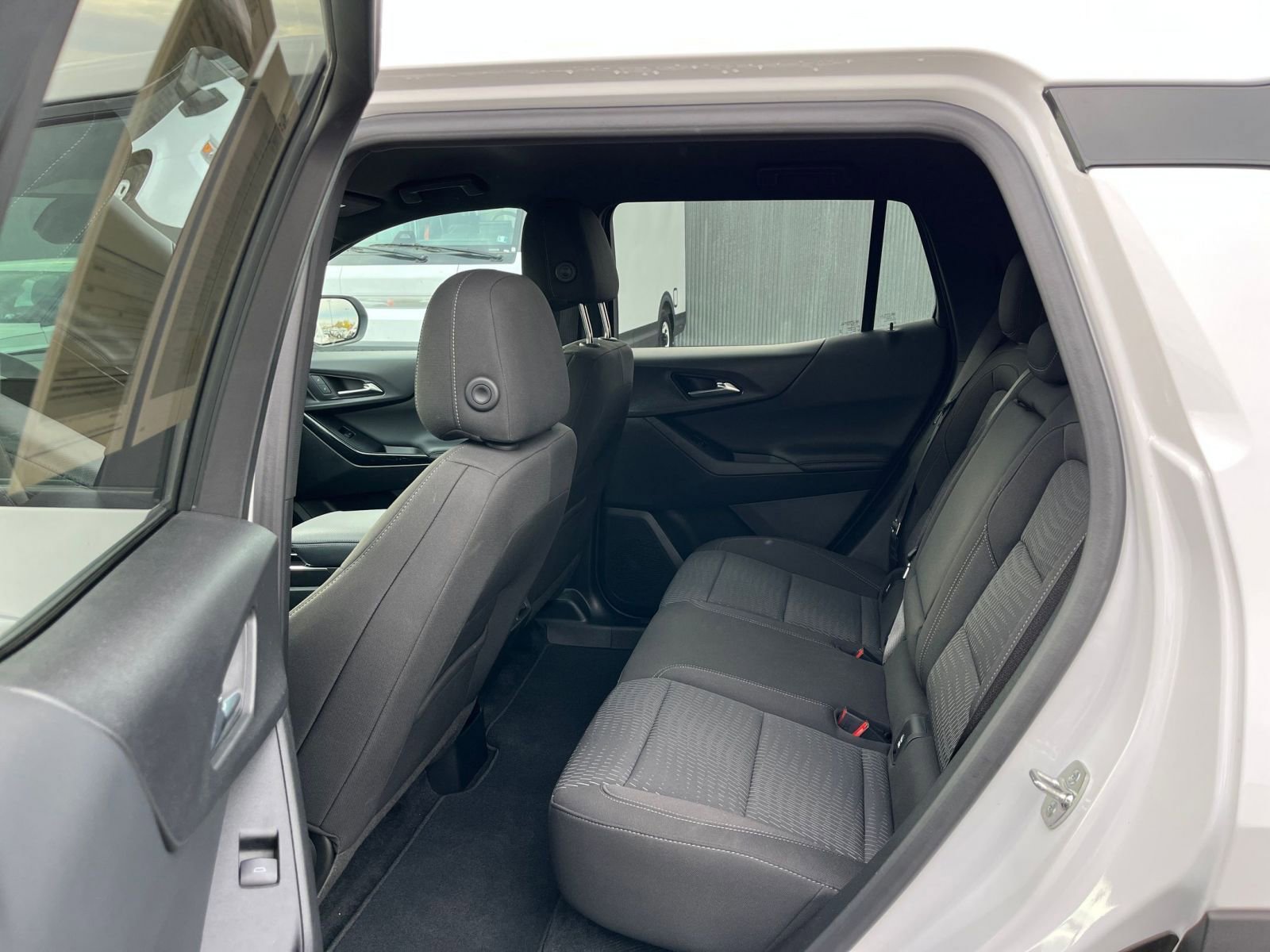 Thumbnail: 2025 Chevrolet Equinox - 25