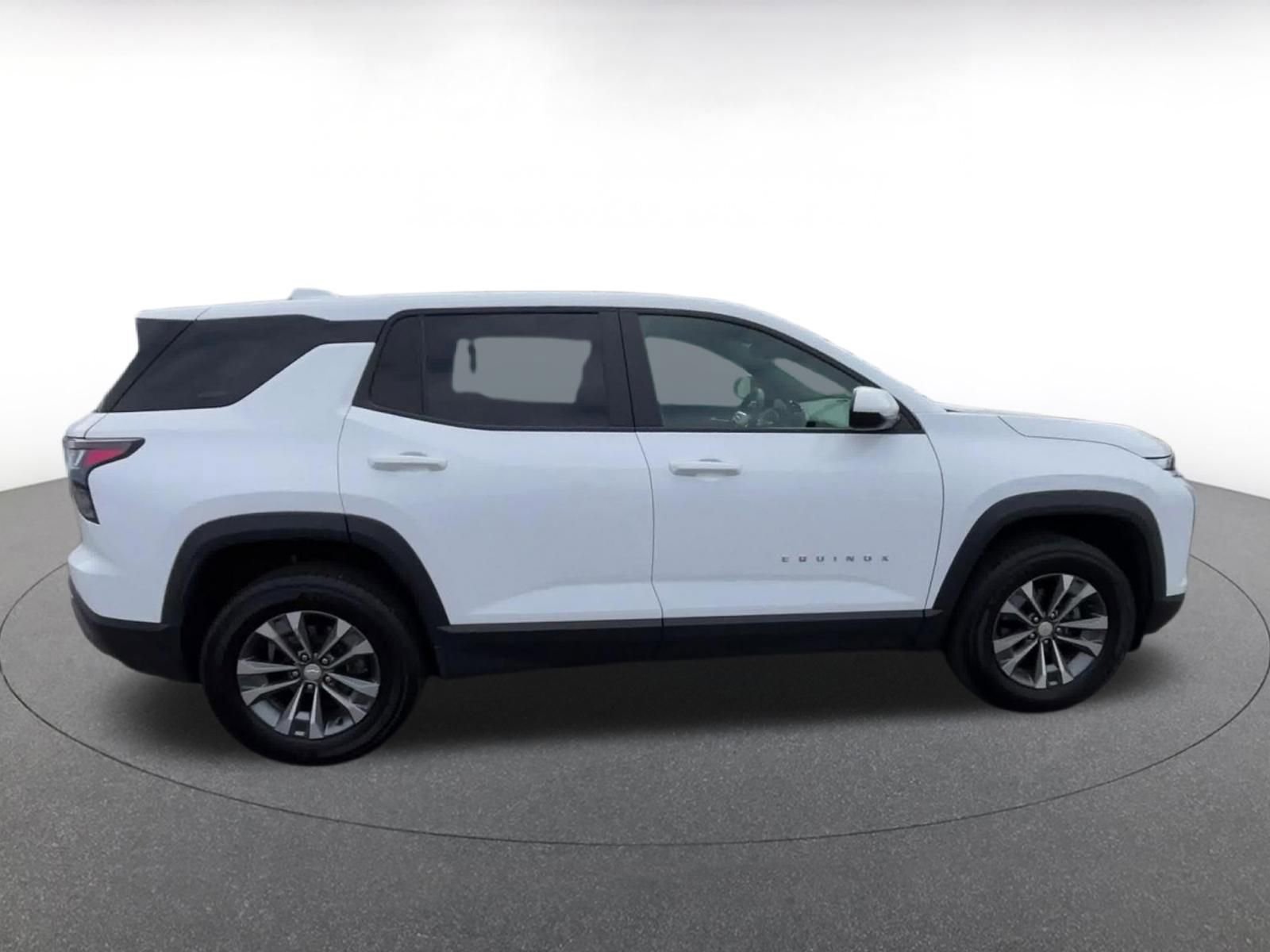 Thumbnail: 2025 Chevrolet Equinox - 16