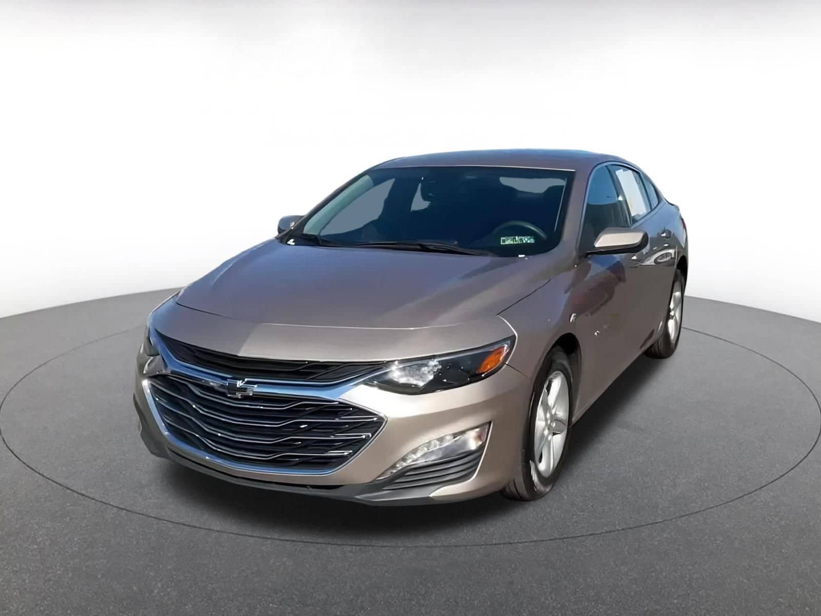 Thumbnail: 2023 Chevrolet Malibu - 6