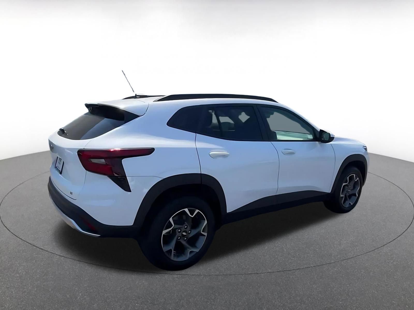Thumbnail: 2025 Chevrolet Trax - 15