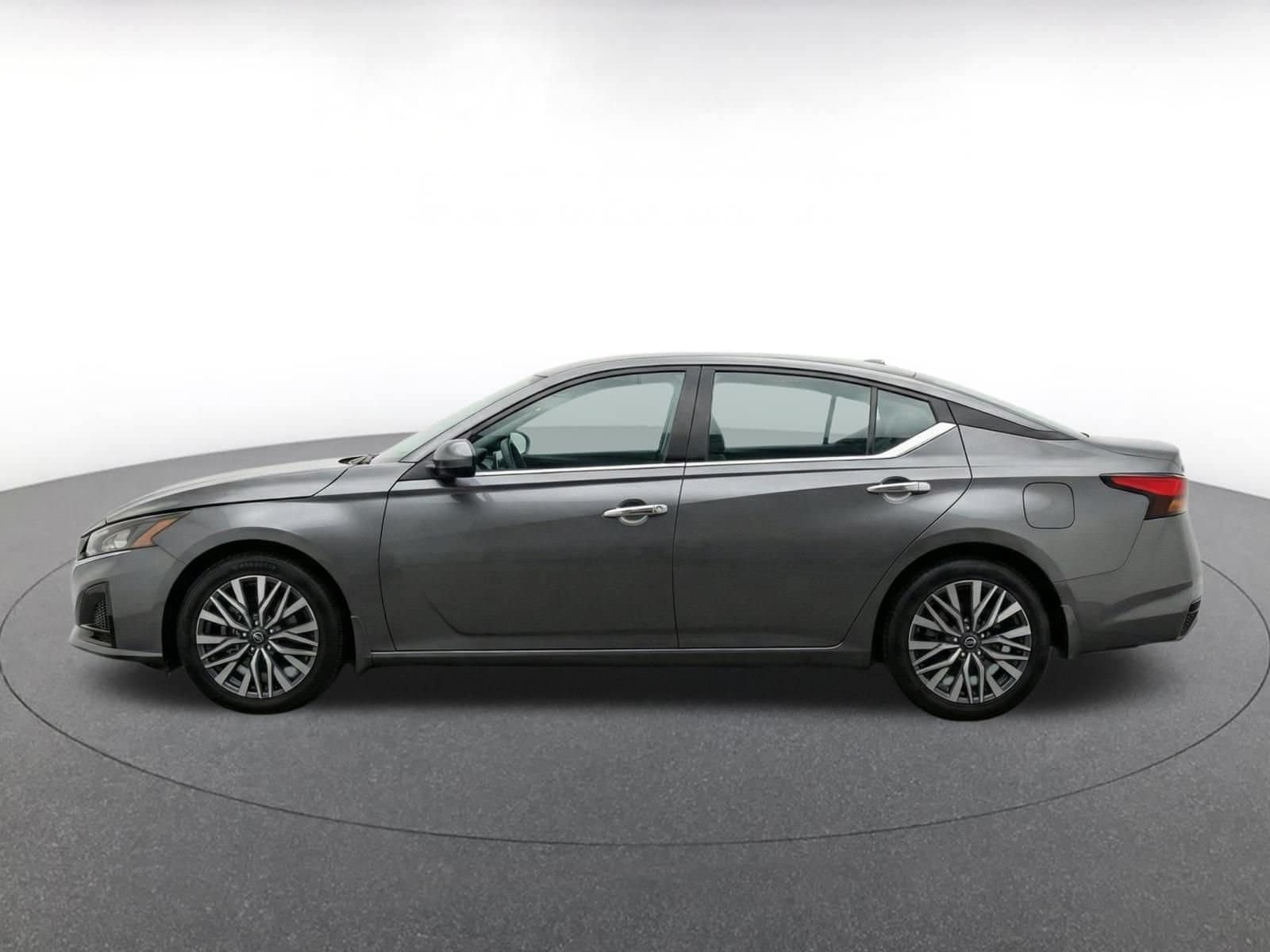 Thumbnail: 2025 Nissan Altima - 12