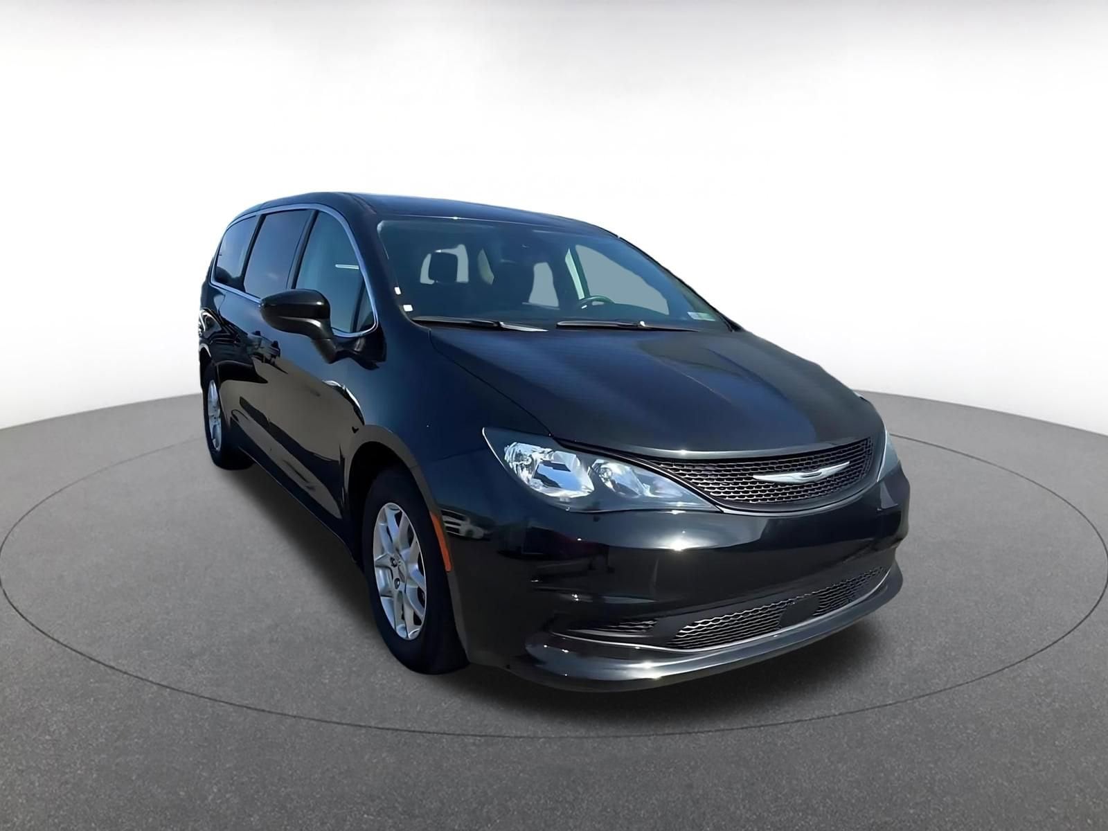 Thumbnail: 2023 Chrysler Voyager - 3