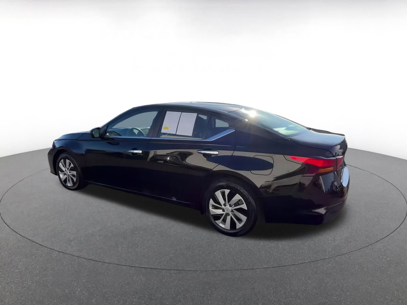 Thumbnail: 2023 Nissan Altima - 10