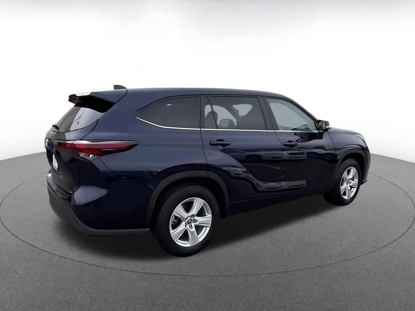 Thumbnail: 2025 Toyota Highlander - 13