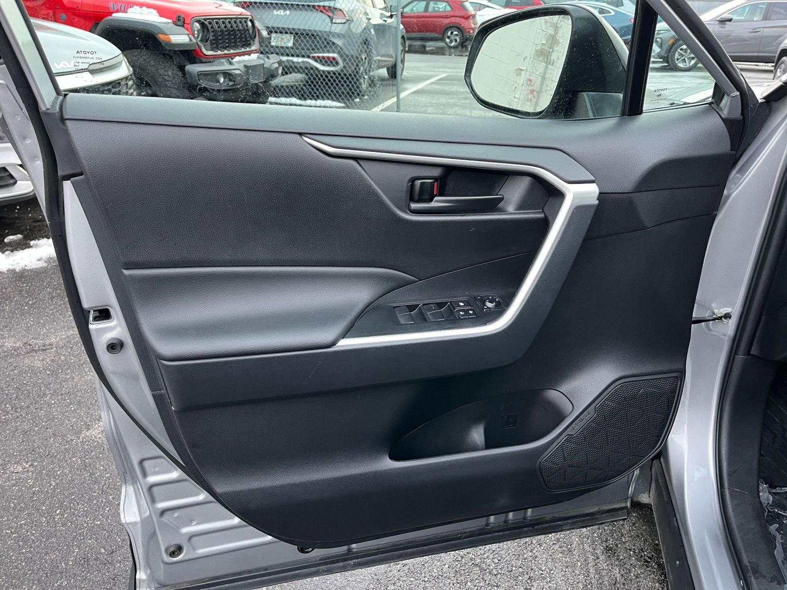 Thumbnail: 2025 Toyota RAV4 - 20